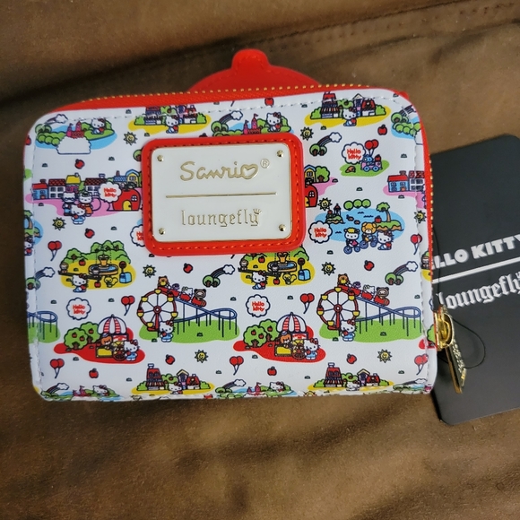 Hello Kitty Wallet - Picture 2 of 3